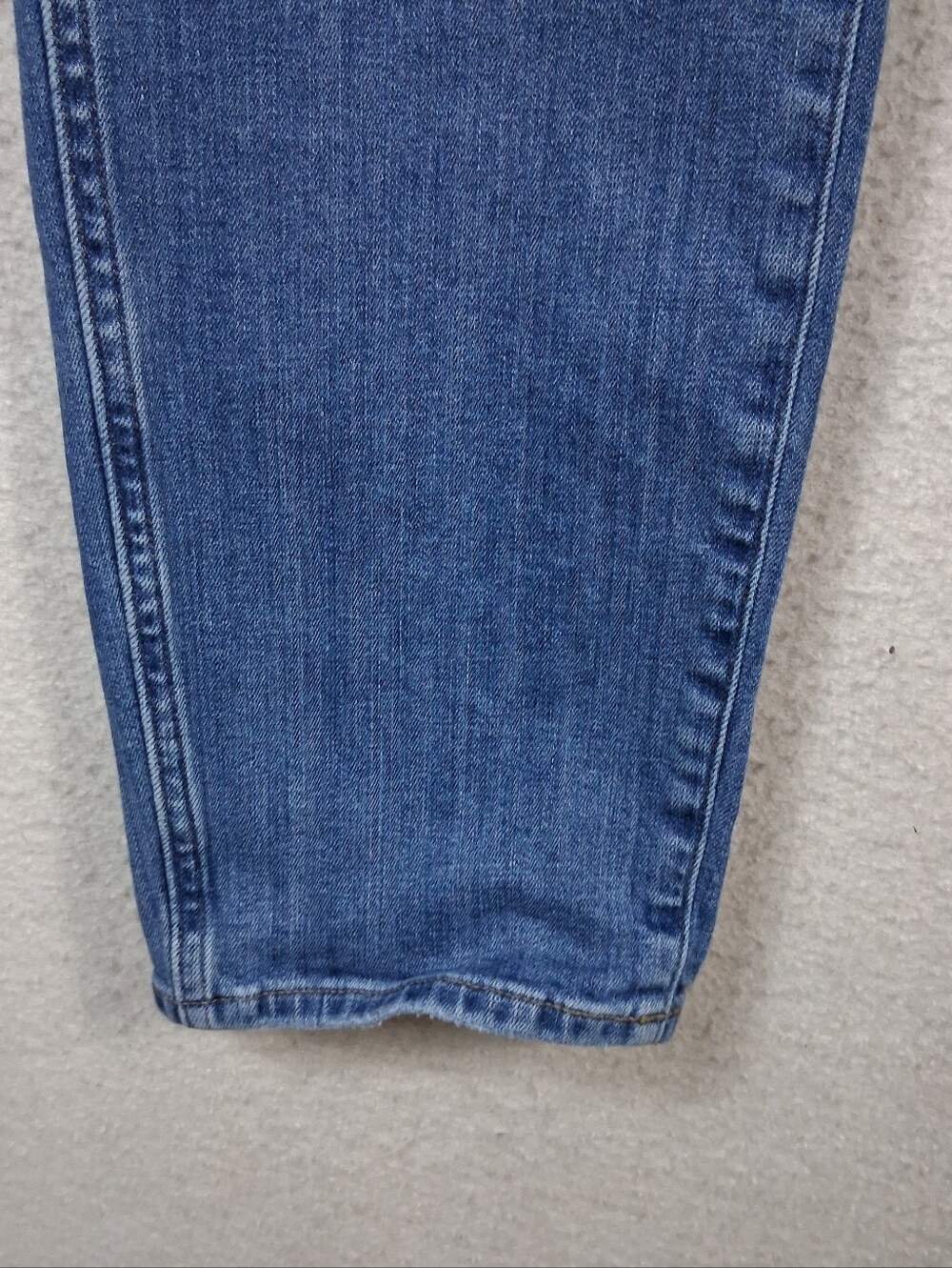 J.Crew 9" Vintage Slim Straight Women 30 Bensen Wash Blue Denim Distressed Jean - Picture 3 of 16